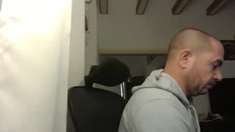 Ariel online show from 3, 2, 2026