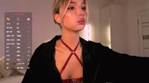 Snapshot of emmakeam_ chatting on 24, 7, 2026 Emma online show from 24, 7, 2026