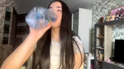 Snapshot of emmalinefairclough chatting on 6, 4, 2026 Emma online show from 6, 4, 2026