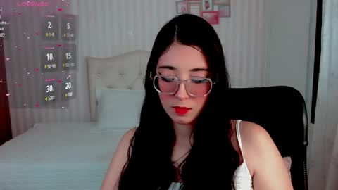 Snapshot of emmalove_doll chatting on 31, 3, 2026 Emmas Room online show from 31, 3, 2026