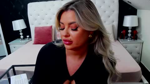 Emma Mavis online show from 4, 12, 2024