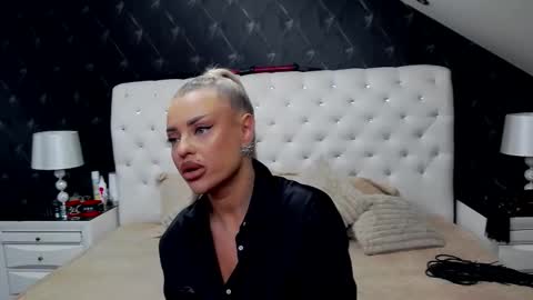 Emma Mavis online show from 10, 2, 2026