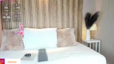 Snapshot of emmamillerr_ chatting on 20, 10, 2025 EmmaMillerr online show from 20, 10, 2025