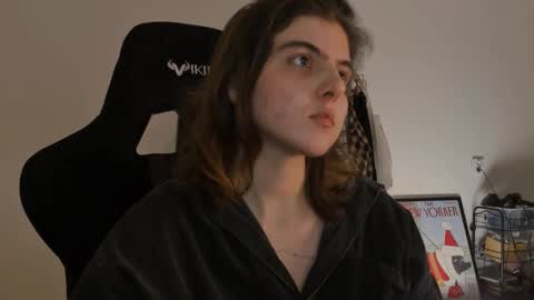 Snapshot of emmamon chatting on 24, 12, 2024 Emma online show from 24, 12, 2024