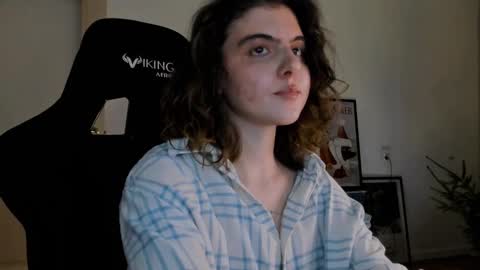 Snapshot of emmamon chatting on 25, 12, 2024 Emma online show from 25, 12, 2024