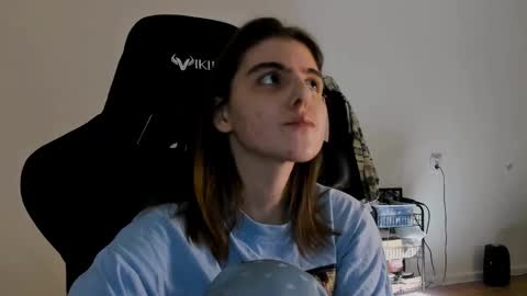 Snapshot of emmamon chatting on 11, 2, 2025 Emma online show from 11, 2, 2025