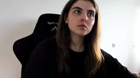 Snapshot of emmamon chatting on 13, 9, 2025 Emma online show from 13, 9, 2025