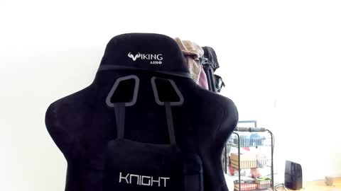 Snapshot of emmamon chatting on 11, 10, 2025 Emma online show from 11, 10, 2025