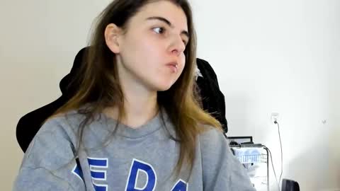 Snapshot of emmamon chatting on 29, 11, 2025 Emma online show from 29, 11, 2025