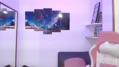 Snapshot of emmamyers_ chatting on 1, 2, 2025 Emma online show from 1, 2, 2025