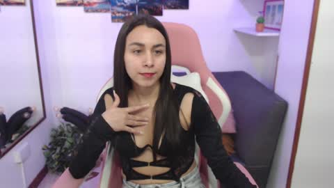 Snapshot of emmamyers_ chatting on 3, 2, 2025 Emma online show from 3, 2, 2025