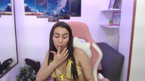 Snapshot of emmamyers_ chatting on 4, 2, 2025 Emma online show from 4, 2, 2025