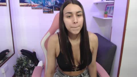 Snapshot of emmamyers_ chatting on 6, 2, 2025 Emma online show from 6, 2, 2025