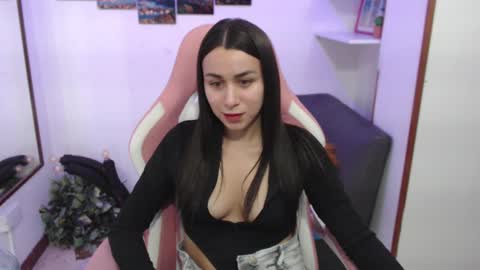 Snapshot of emmamyers_ chatting on 11, 2, 2025 Emma online show from 11, 2, 2025