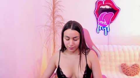 Snapshot of emmamyers_ chatting on 14, 10, 2025 Emma online show from 14, 10, 2025