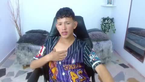 Snapshot of emmanuel_salvatore chatting on 3, 3, 2026 Emmanuel online show from 3, 3, 2026