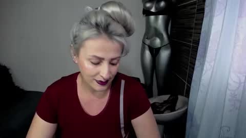 Snapshot of emmarizzoo chatting on 3, 6, 2026 Emma online show from 3, 6, 2026