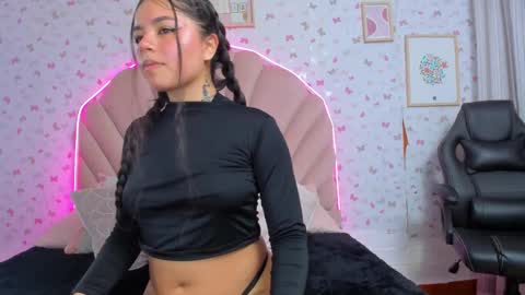 emmarosse_02 online show from 29, 1, 2025