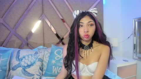 Snapshot of emmaskinny_ chatting on 7, 11, 2025 Emma online show from 7, 11, 2025