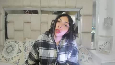 Snapshot of emmaskinny_ chatting on 14, 11, 2025 Emma online show from 14, 11, 2025