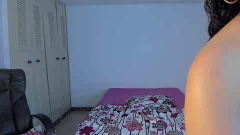 Emma Torres online show from 7, 3, 2025