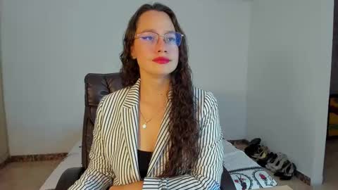 Emma Torres online show from 11, 3, 2025