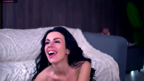 Snapshot of emmavayne chatting on 19, 12, 2025 Emma online show from 19, 12, 2025