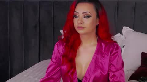 Snapshot of emmelyn_ chatting on 3, 11, 2025 Emm online show from 3, 11, 2025