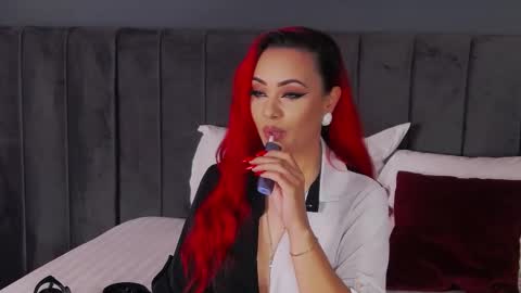 Snapshot of emmelyn_ chatting on 10, 11, 2025 Emm online show from 10, 11, 2025