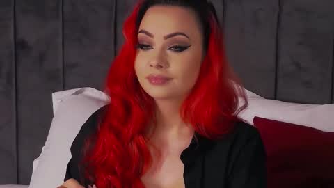 Snapshot of emmelyn_ chatting on 21, 11, 2025 Emm online show from 21, 11, 2025