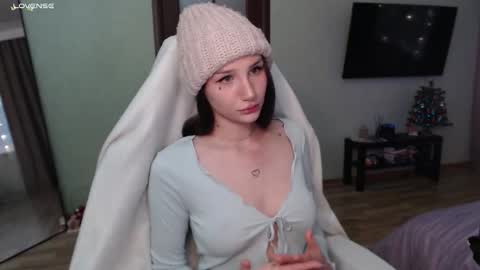 Snapshot of emmiclo chatting on 15, 12, 2025 Emily online show from 15, 12, 2025