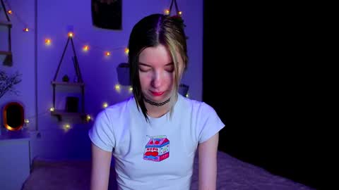 Snapshot of emmie_everly chatting on 18, 10, 2025 emmie_everly online show from 18, 10, 2025