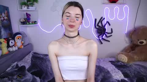 Snapshot of emmie_everly chatting on 4, 7, 2026 emmie_everly online show from 4, 7, 2026