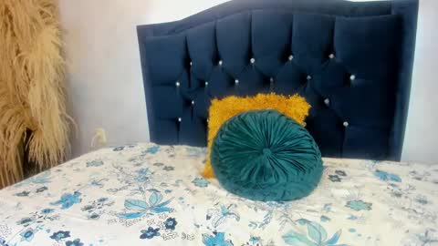 Snapshot of emmiejones_ chatting on 8, 10, 2025 Emmi online show from 8, 10, 2025