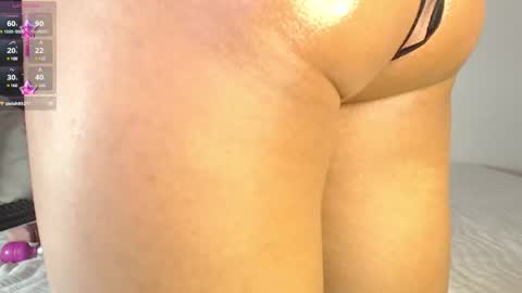 Snapshot of emmiily chatting on 22, 2, 2025 Emely online show from 22, 2, 2025