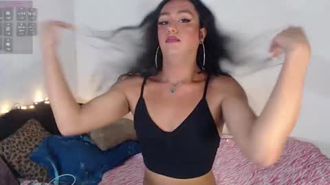Snapshot of emmiily chatting on 12, 2, 2026 Emely online show from 12, 2, 2026