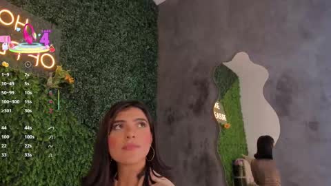 Snapshot of emmiily_z chatting on 9, 3, 2025 Emmiily online show from 9, 3, 2025