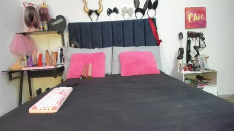 Snapshot of emmily_giraldo chatting on 18, 4, 2026 online show from 18, 4, 2026