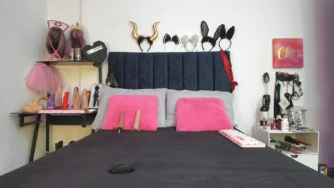Snapshot of emmily_giraldo chatting on 23, 4, 2026 online show from 23, 4, 2026