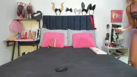 Snapshot of emmily_giraldo chatting on 27, 4, 2026 online show from 27, 4, 2026