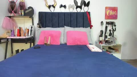 Snapshot of emmily_giraldo chatting on 26, 6, 2026 online show from 26, 6, 2026