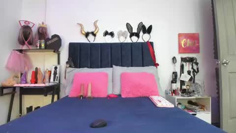 Snapshot of emmily_giraldo chatting on 7, 7, 2026 online show from 7, 7, 2026