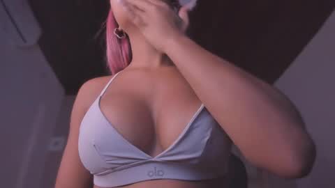 Snapshot of emmily_savage chatting on 9, 6, 2026 online show from 9, 6, 2026