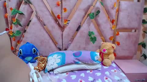 Snapshot of emmily_walker chatting on 17, 12, 2024 EmmilyWalker online show from 17, 12, 2024