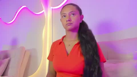 Snapshot of emmilybratz chatting on 6, 8, 2026 EMMILY online show from 6, 8, 2026