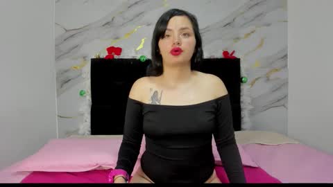 Snapshot of emmma_moon chatting on 3, 12, 2025 Emma online show from 3, 12, 2025