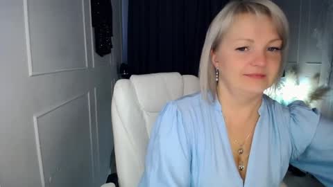 Snapshot of emmmam chatting on 23, 4, 2026 emmmam online show from 23, 4, 2026