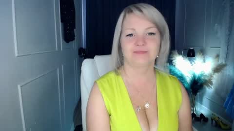 Snapshot of emmmam chatting on 24, 4, 2026 emmmam online show from 24, 4, 2026