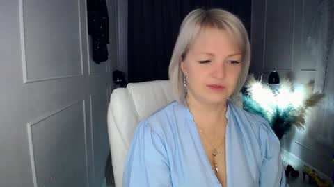 Snapshot of emmmam chatting on 25, 4, 2026 emmmam online show from 25, 4, 2026