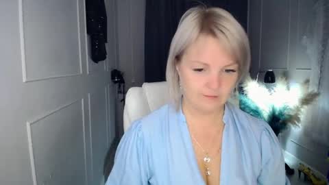 Snapshot of emmmam chatting on 25, 4, 2026 emmmam online show from 25, 4, 2026